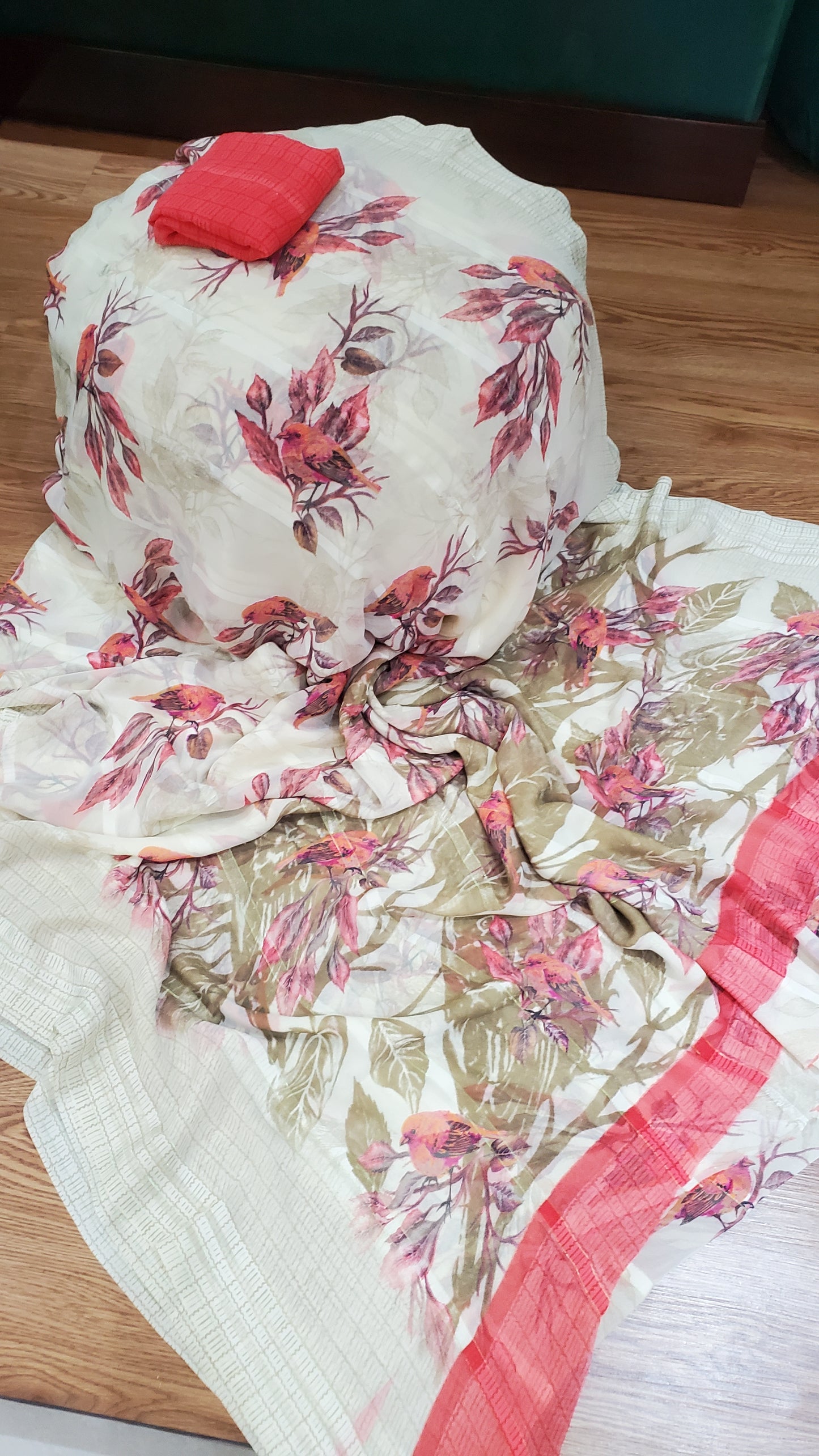 Soft Georgette Saree with leafy pattern
